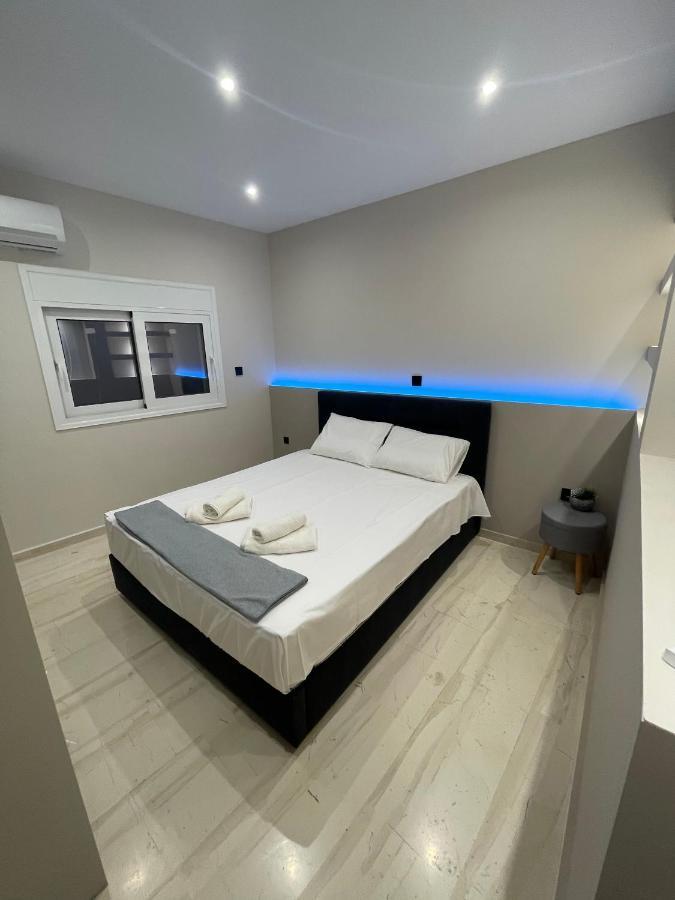 Luxury 3 Bedroom Apartment In Kiato Center Exteriér fotografie